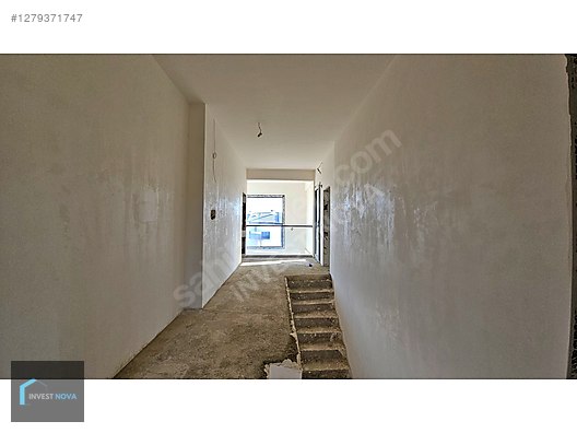 SATILIK VİLLA GENİŞ KULLANIŞLI BÖLMWNİN TUTULAN BÖLGESİNDE