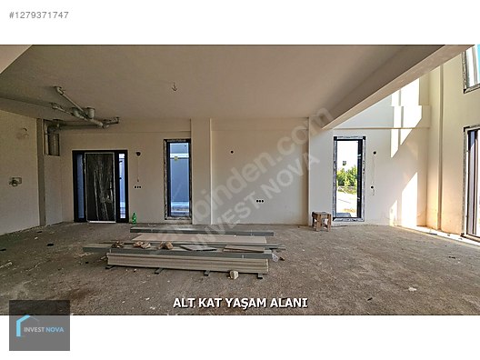 SATILIK VİLLA GENİŞ KULLANIŞLI BÖLMWNİN TUTULAN BÖLGESİNDE